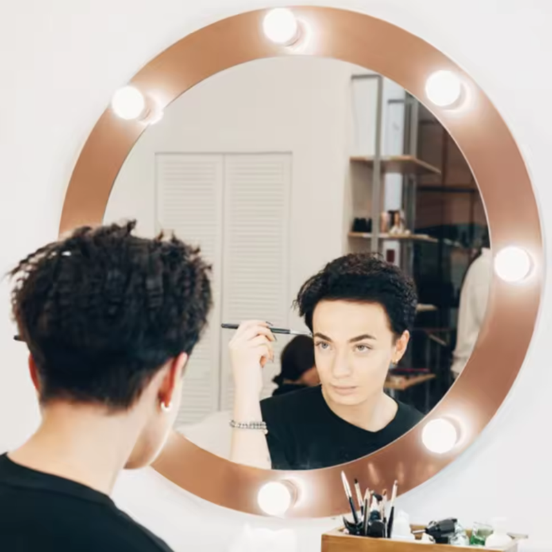 Lampe de maquillage Hollywood  - Dressing Table Vanity With Lighted Mirror avis et prix
